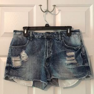  Distressed jean shorts- HIGH RISE